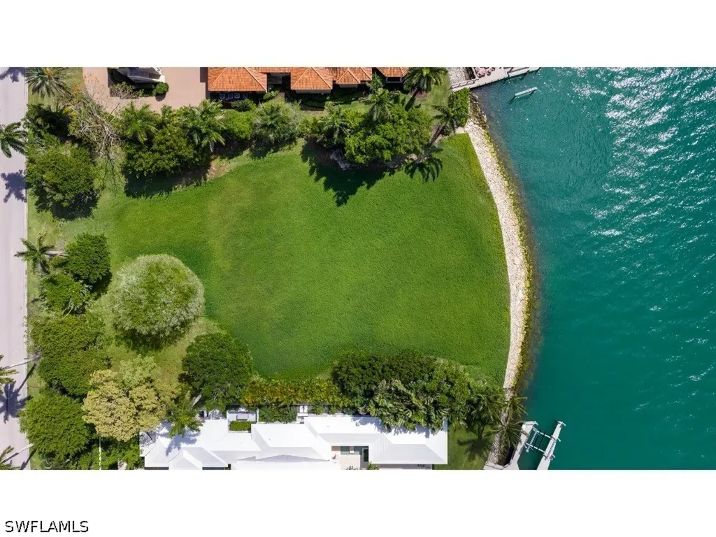 940 Admiralty Parade E Naples FL 34102