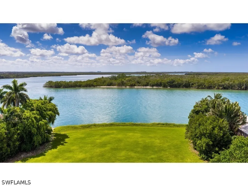 940 Admiralty Parade E Naples FL 34102