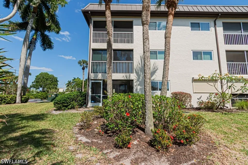 1022 Manatee Road Naples FL 34114