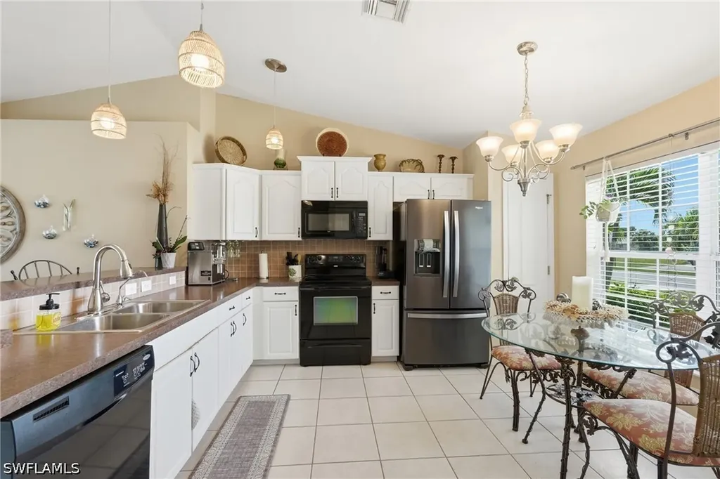 21 Tropicana Parkway E Cape Coral FL 33909