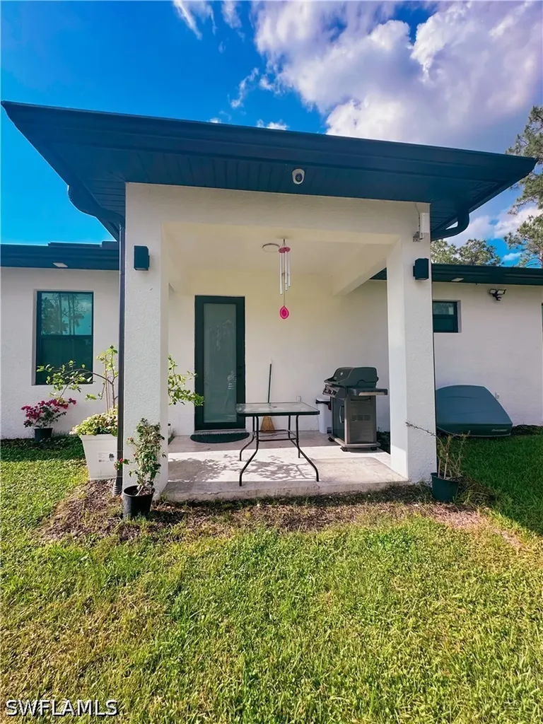 3708 12th Avenue NE Naples FL 34120