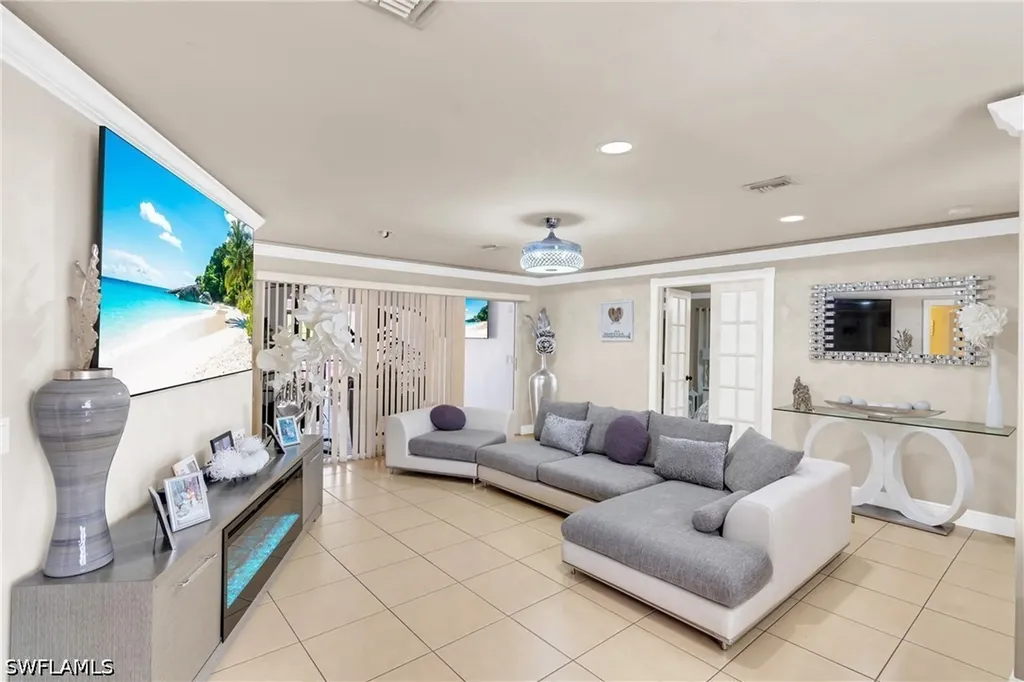 4587 25th Court SW Naples FL 34116