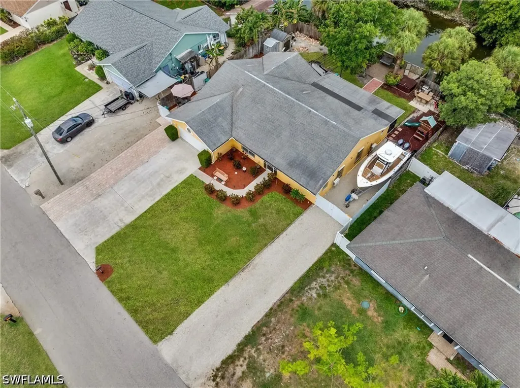 4587 25th Court SW Naples FL 34116