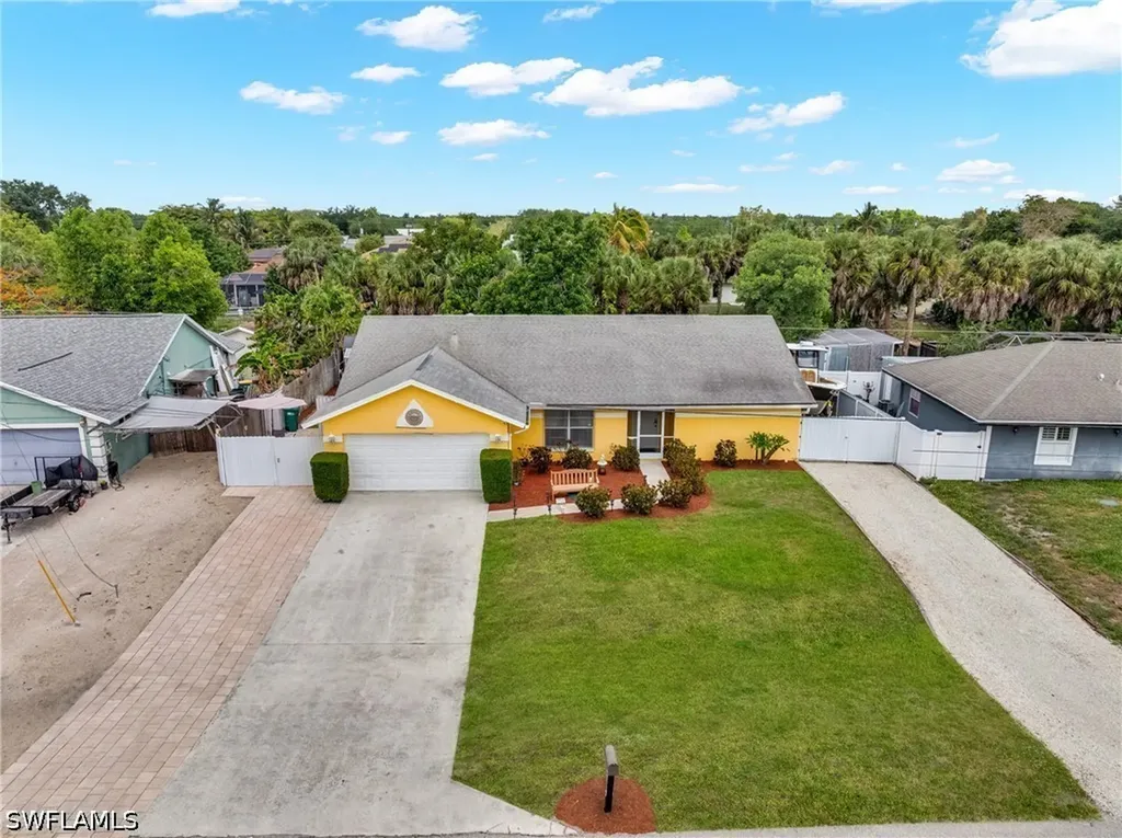 4587 25th Court SW Naples FL 34116
