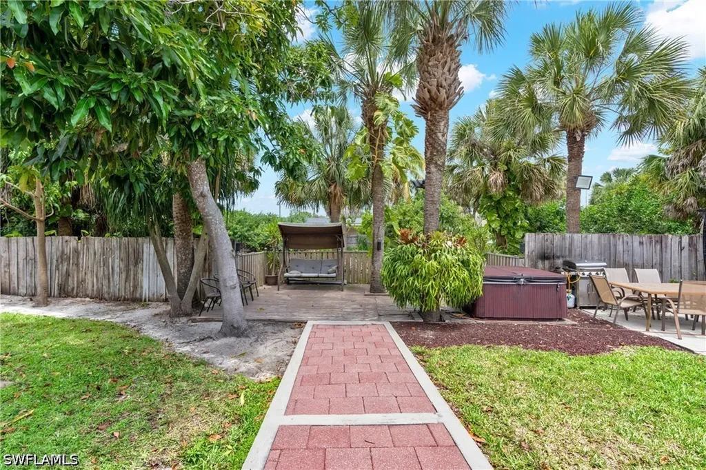 4587 25th Court SW Naples FL 34116