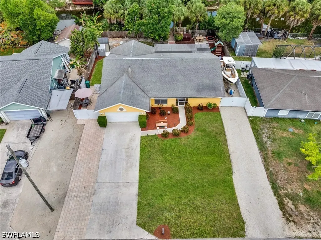 4587 25th Court SW Naples FL 34116