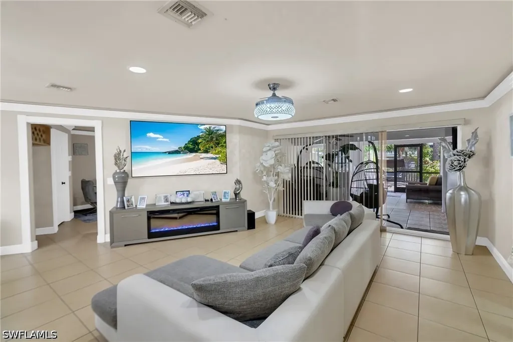4587 25th Court SW Naples FL 34116