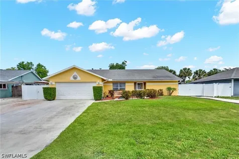 4587 25TH Court SW Naples FL 34116