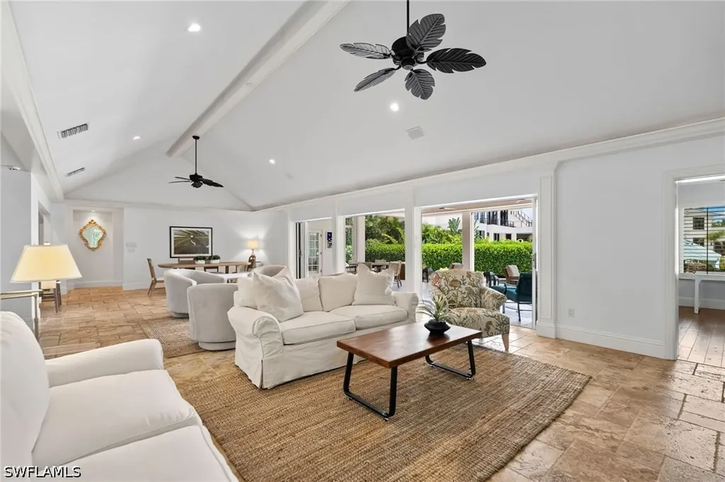 2201 Beacon Lane Naples FL 34103