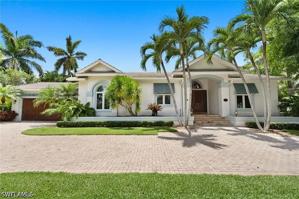 2201 Beacon Lane Naples FL 34103