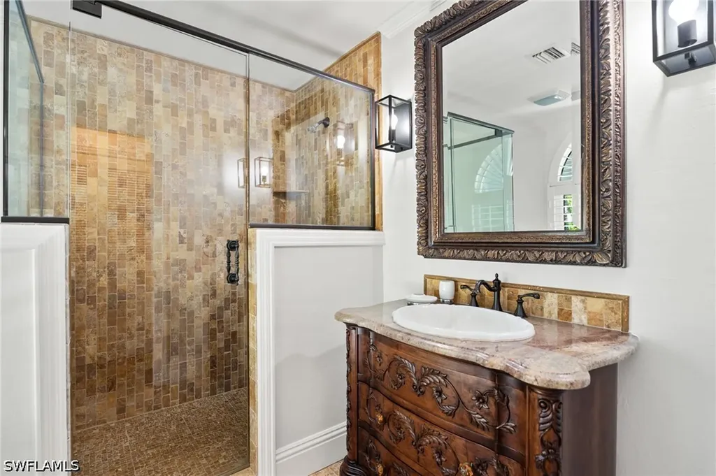 2201 Beacon Lane Naples FL 34103