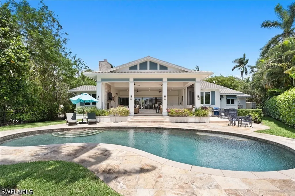 2201 Beacon Lane Naples FL 34103