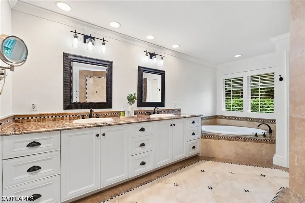 2201 Beacon Lane Naples FL 34103