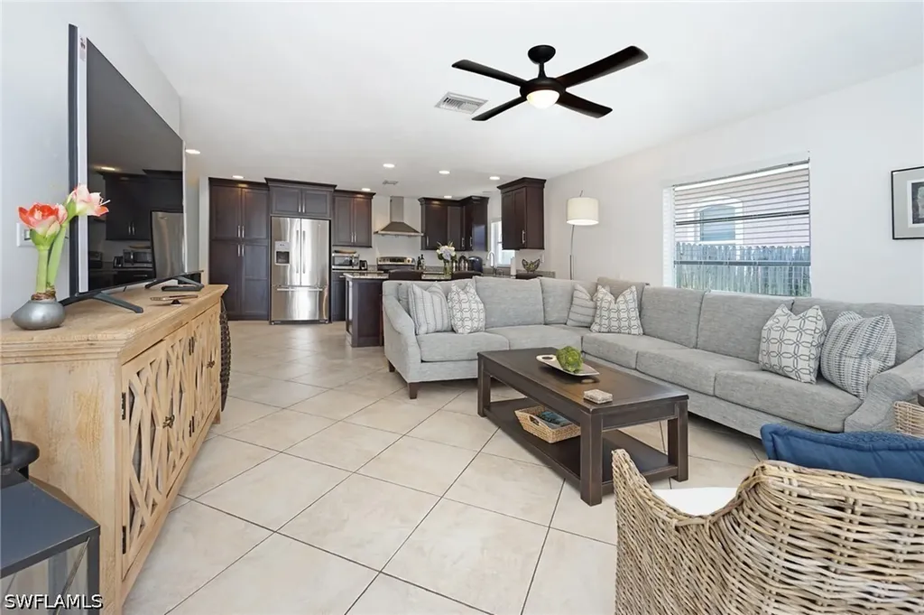 768 96th Avenue N Naples FL 34108