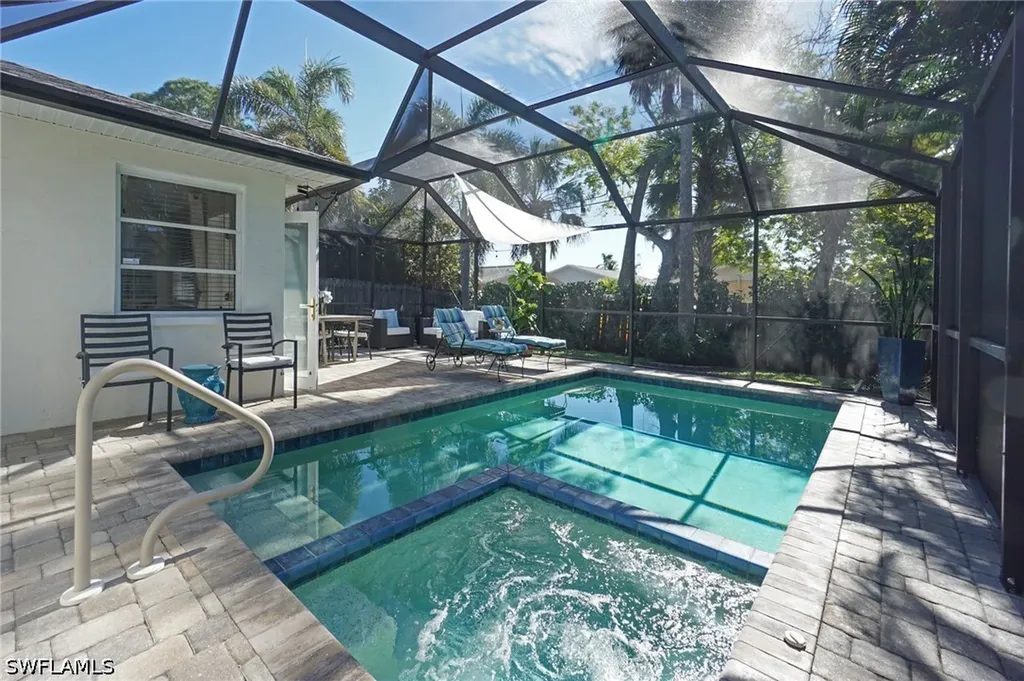 768 96th Avenue N Naples FL 34108