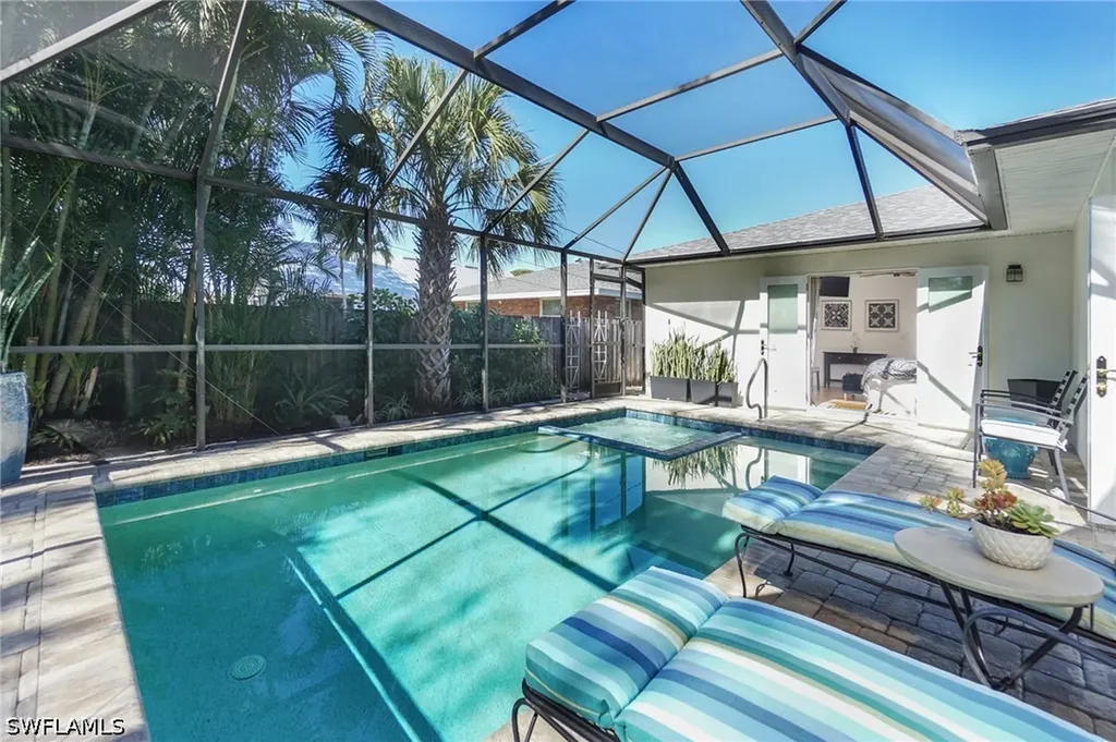 768 96th Avenue N Naples FL 34108