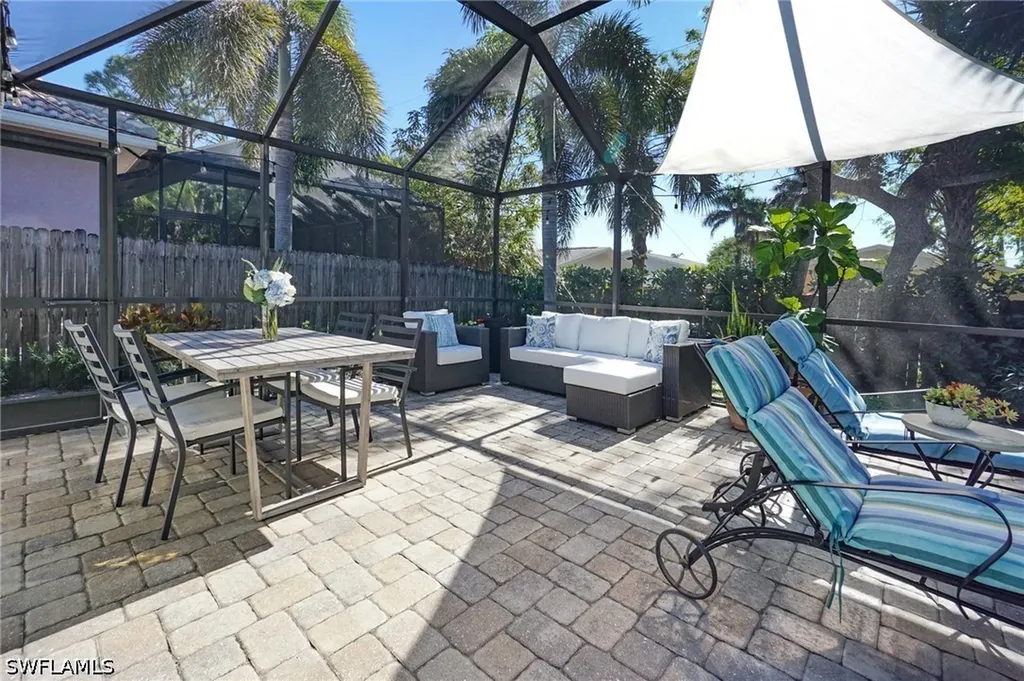 768 96th Avenue N Naples FL 34108