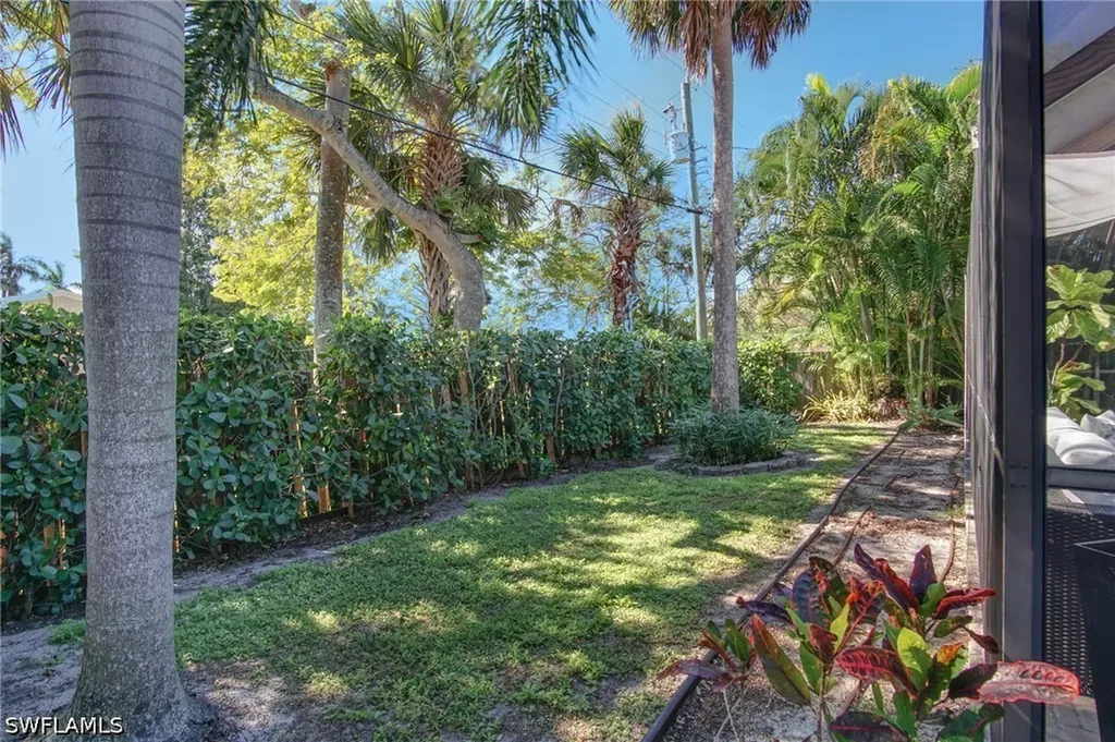768 96th Avenue N Naples FL 34108