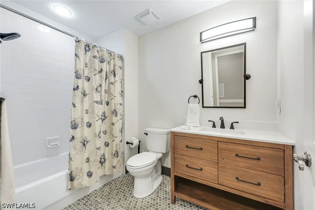 470 Launch Circle Naples FL 34108