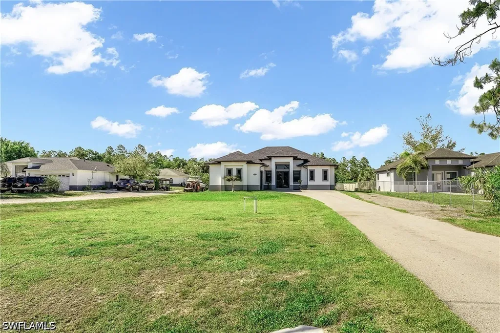 2557 29th Avenue NE Naples FL 34120