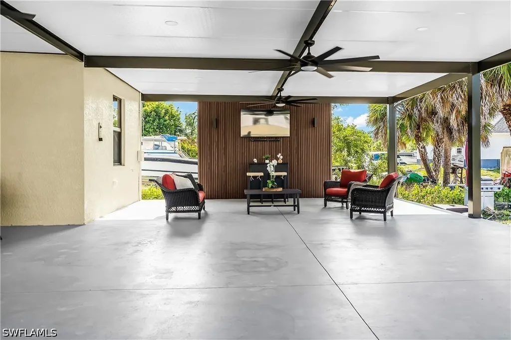 2557 29th Avenue NE Naples FL 34120