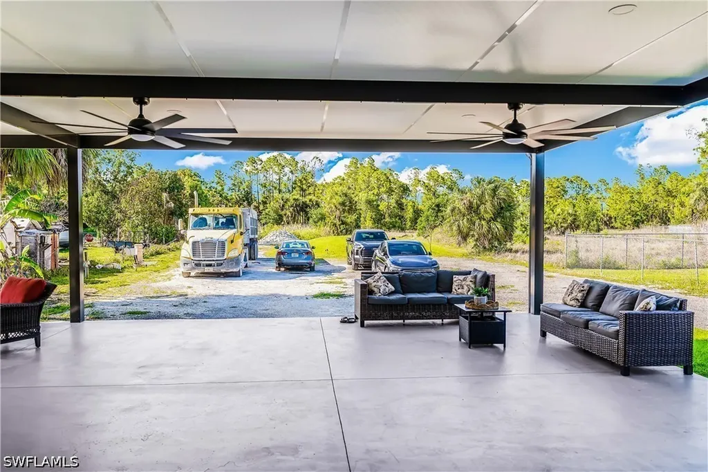 2557 29th Avenue NE Naples FL 34120