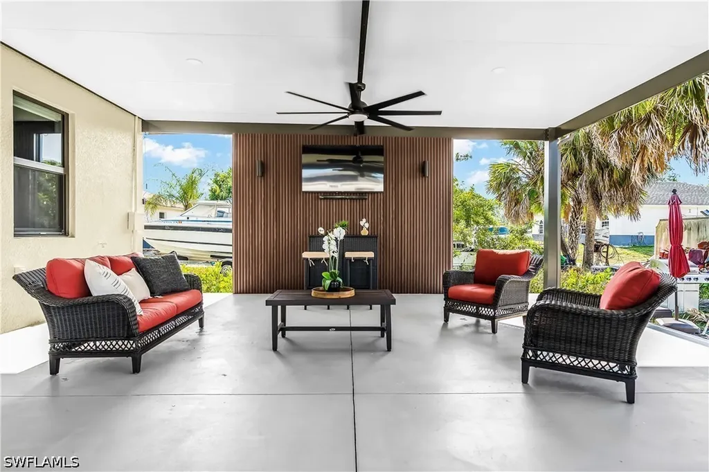 2557 29th Avenue NE Naples FL 34120