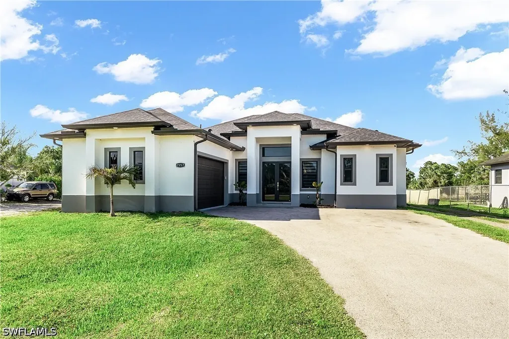 2557 29th Avenue NE Naples FL 34120