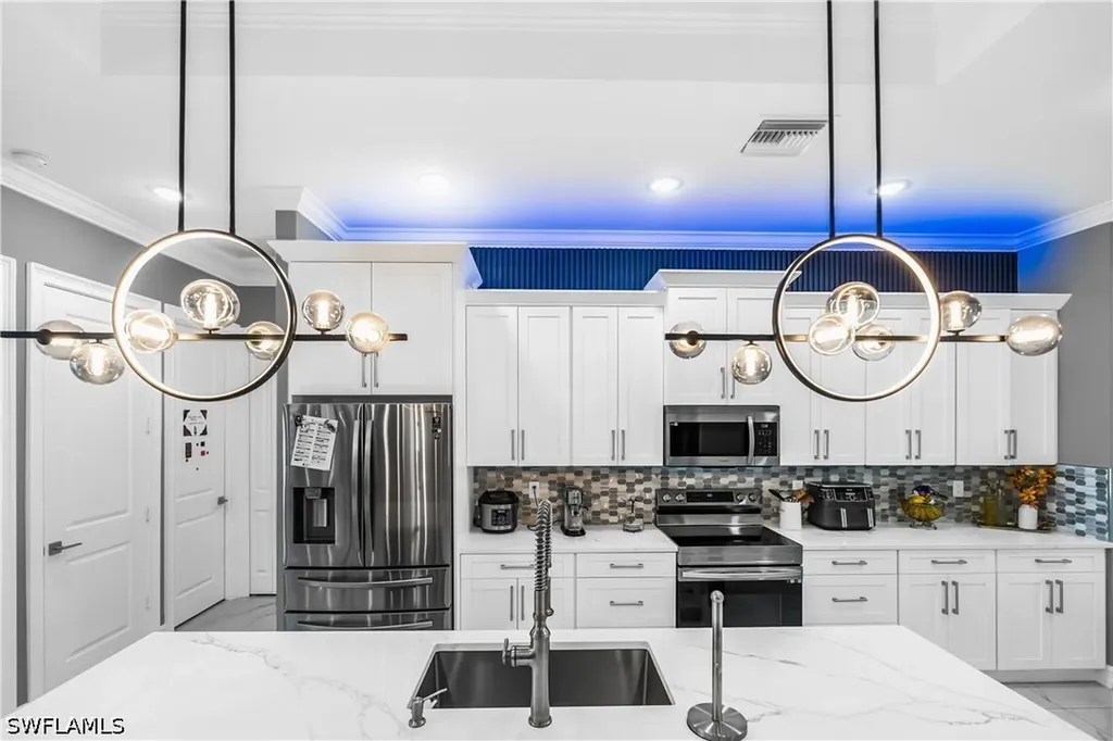 2557 29th Avenue NE Naples FL 34120