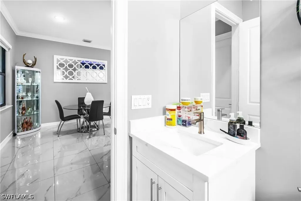 2557 29th Avenue NE Naples FL 34120
