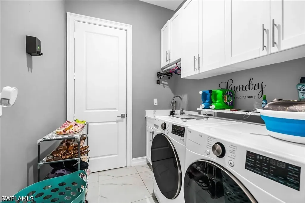 2557 29th Avenue NE Naples FL 34120