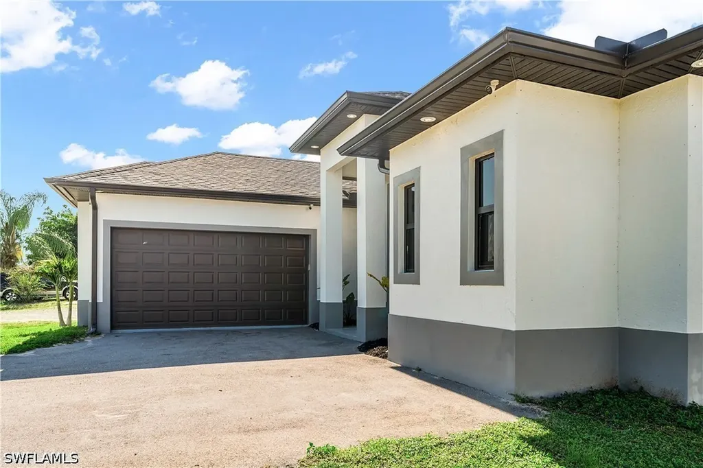 2557 29th Avenue NE Naples FL 34120