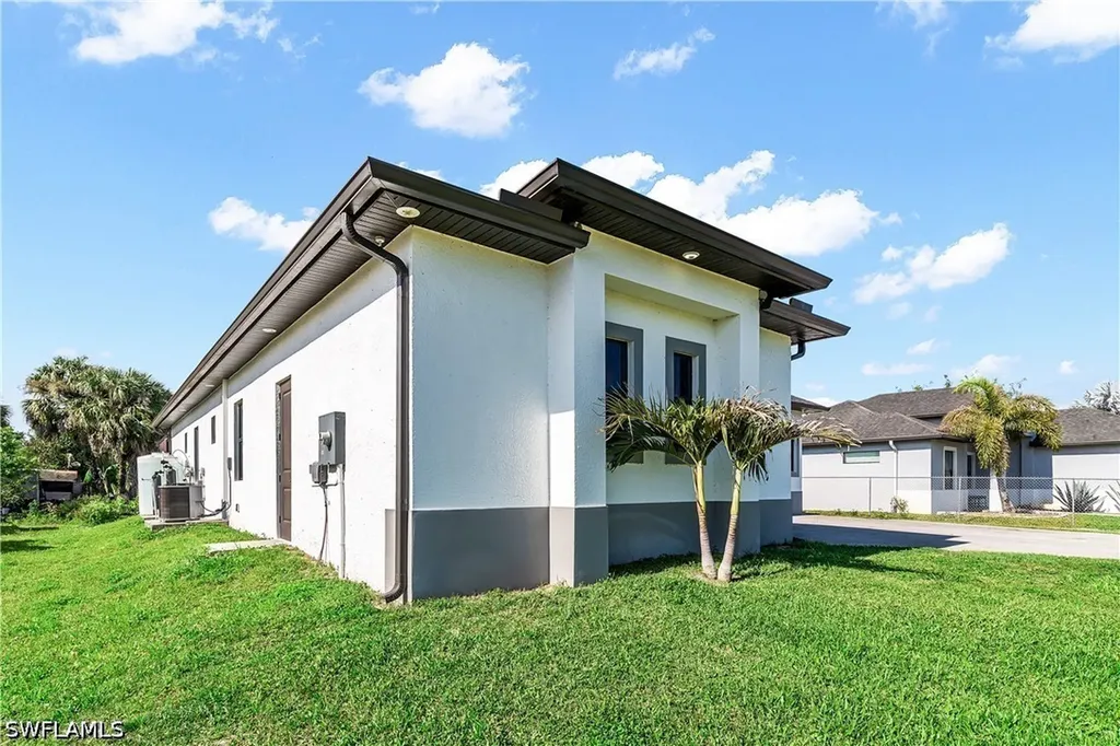 2557 29th Avenue NE Naples FL 34120