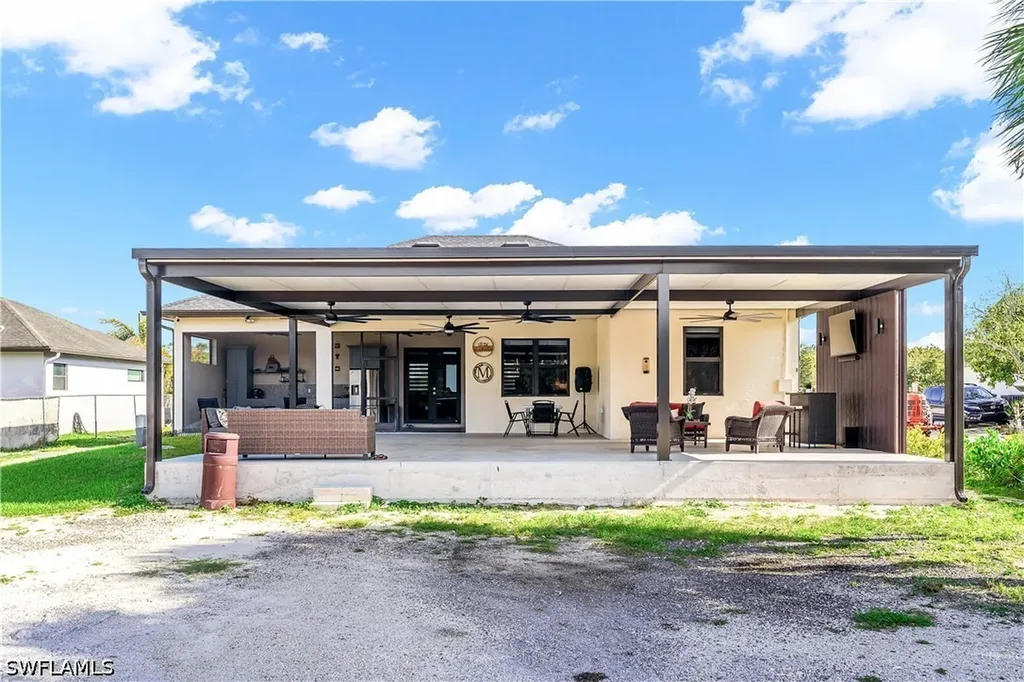 2557 29th Avenue NE Naples FL 34120