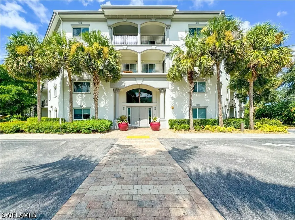 1100 Pine Ridge Road Naples FL 34108