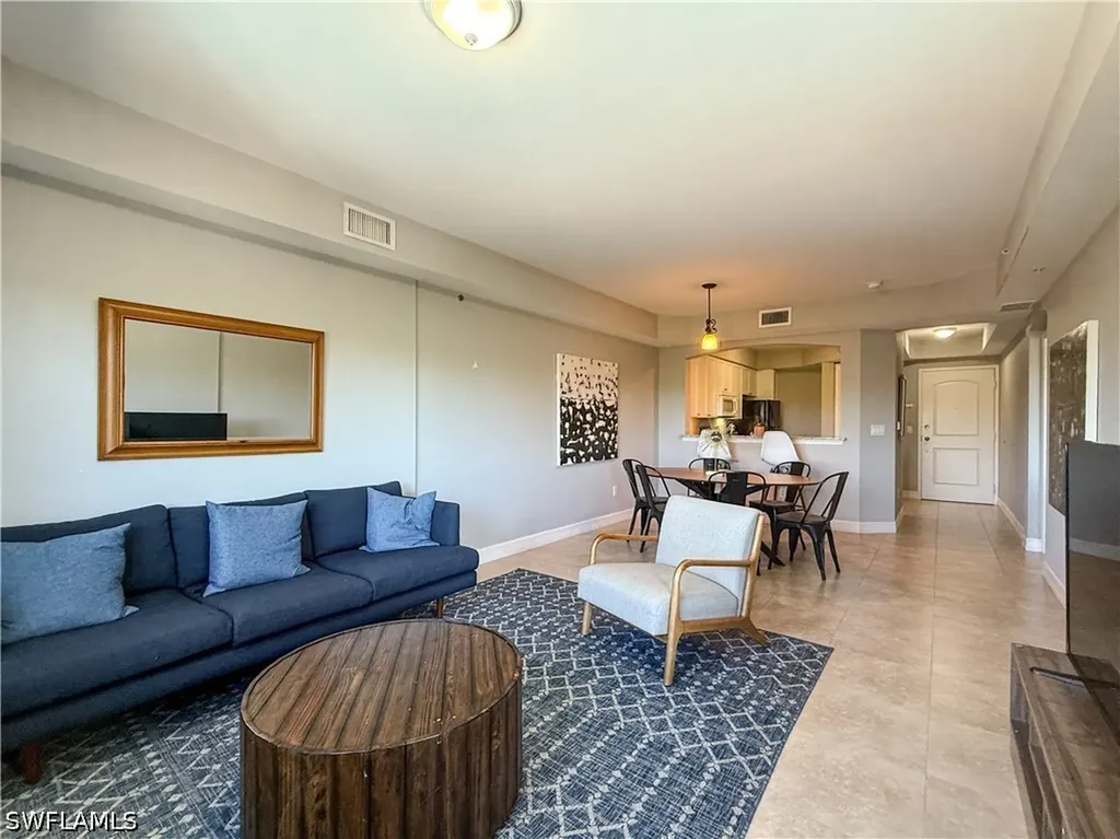 1100 Pine Ridge Road Naples FL 34108