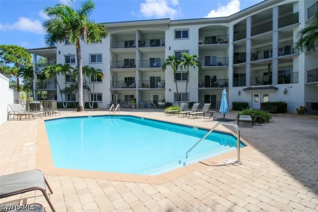 1100 Pine Ridge Road Naples FL 34108