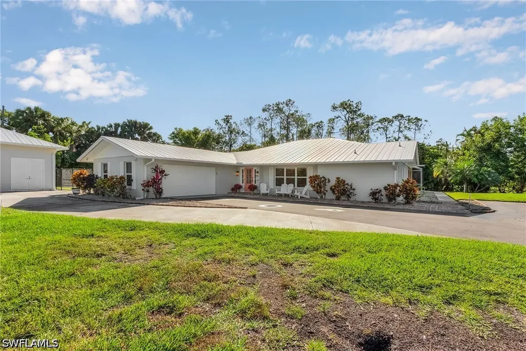 2950 Coach House Lane Naples FL 34105