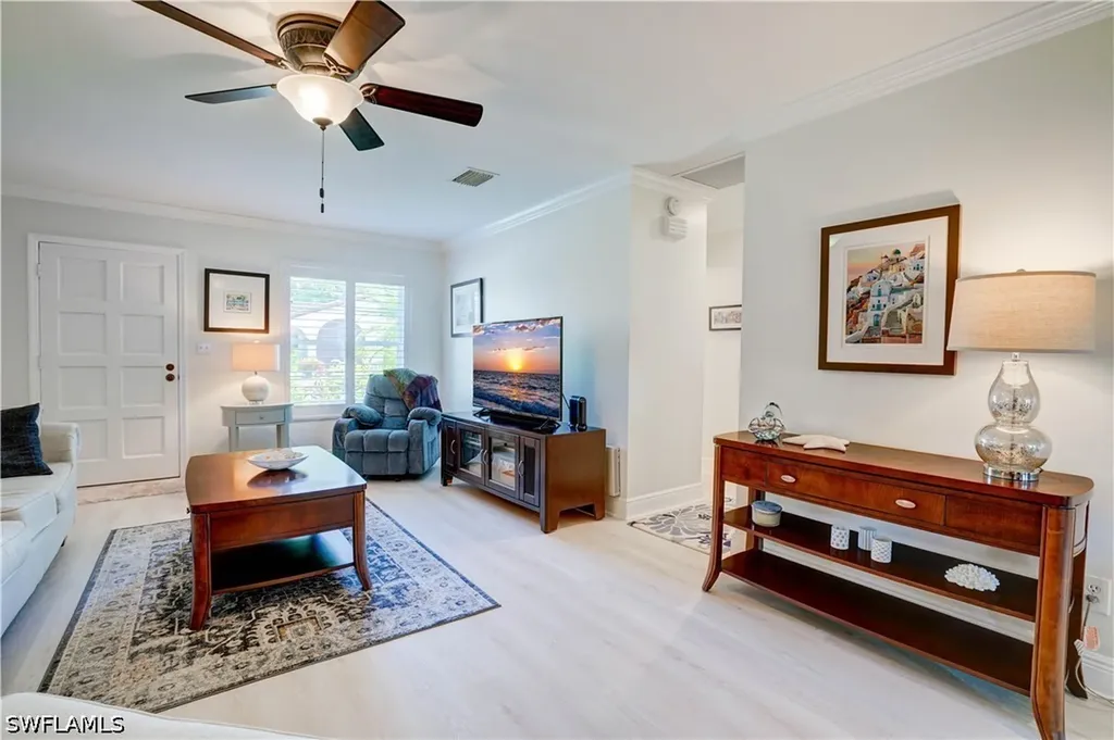 1078 Forest Lakes Drive Naples FL 34105