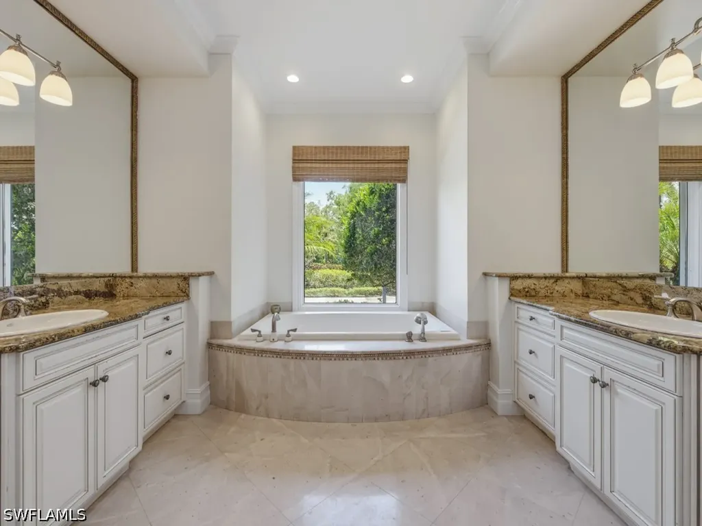 7051 Hunters Road Naples FL 34109