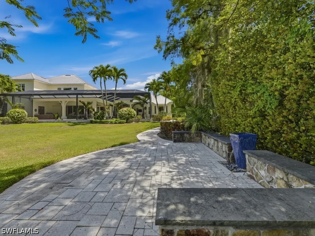 7051 Hunters Road Naples FL 34109