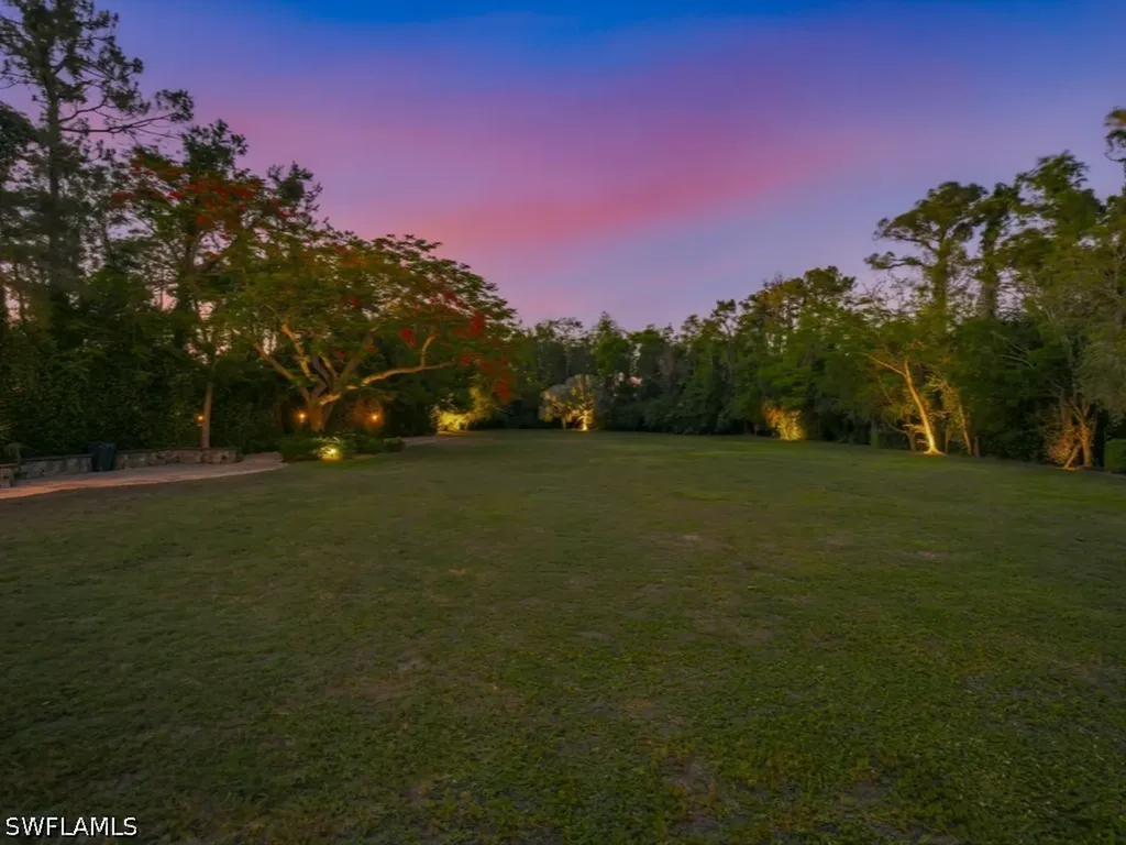 7051 Hunters Road Naples FL 34109