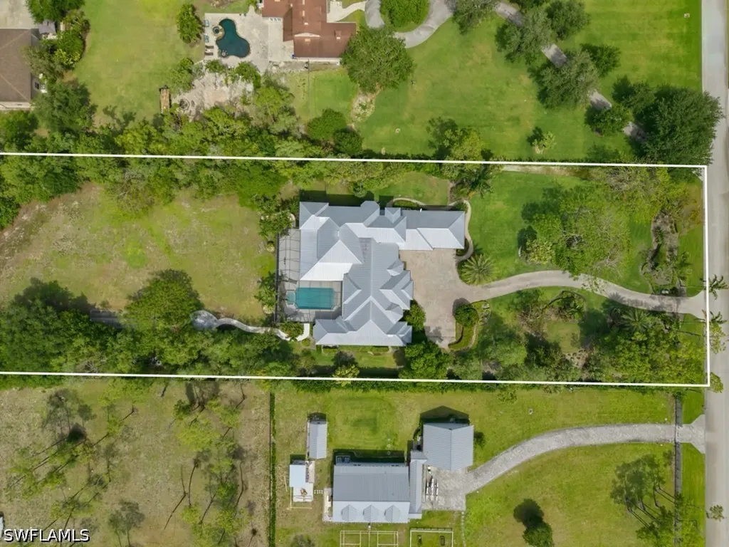 7051 Hunters Road Naples FL 34109