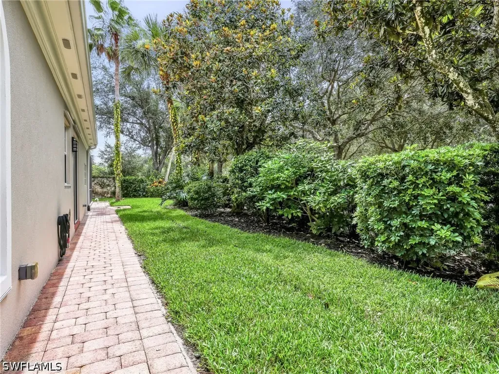 5902 Bermuda Lane Naples FL 34119