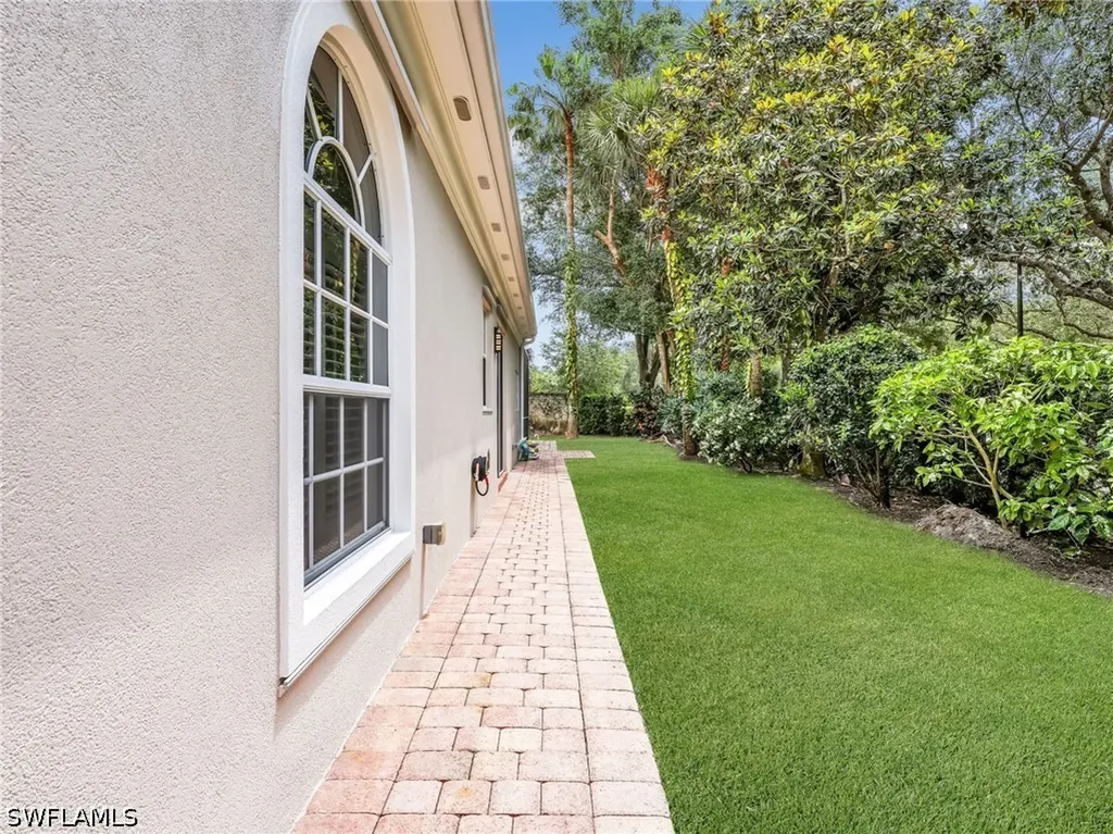 5902 Bermuda Lane Naples FL 34119