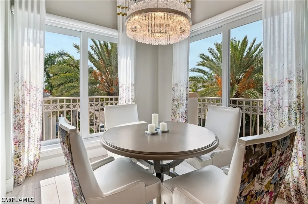 375 5th Avenue S Naples FL 34102