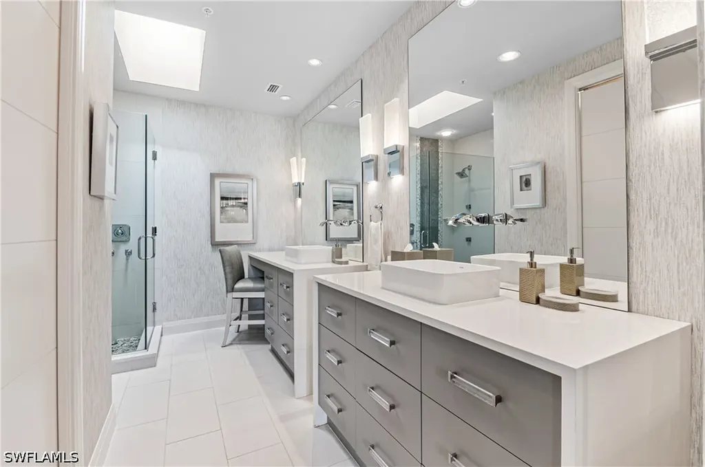 375 5th Avenue S Naples FL 34102