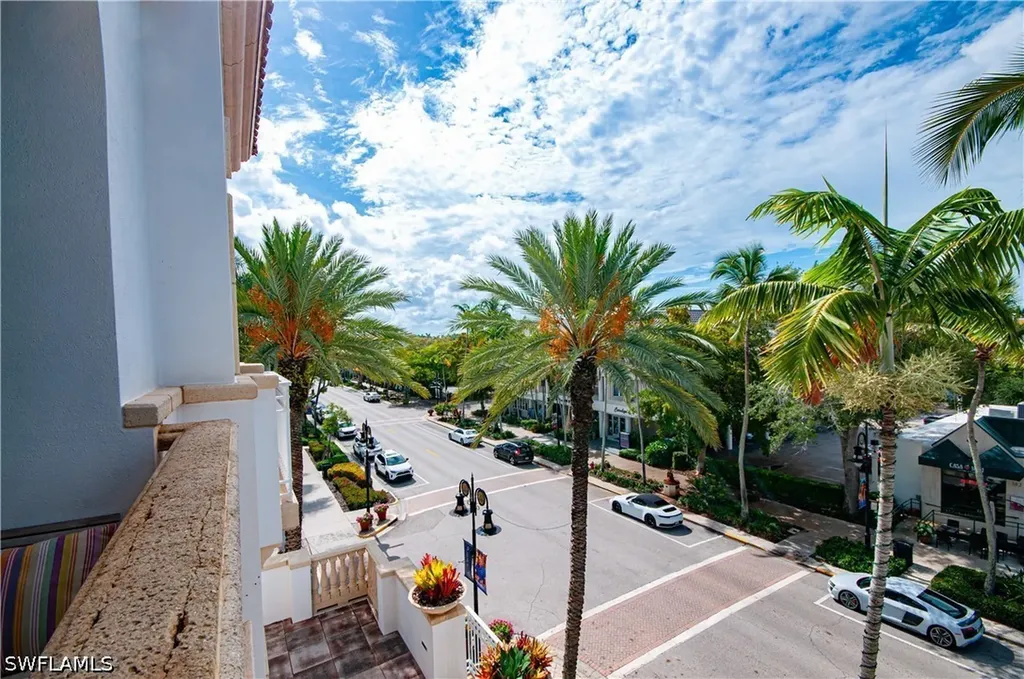375 5th Avenue S Naples FL 34102