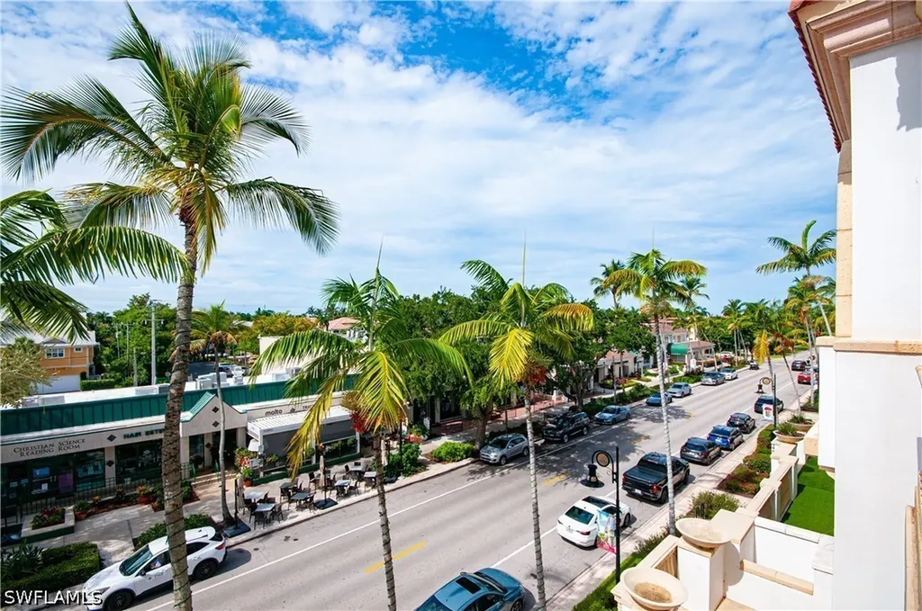 375 5th Avenue S Naples FL 34102