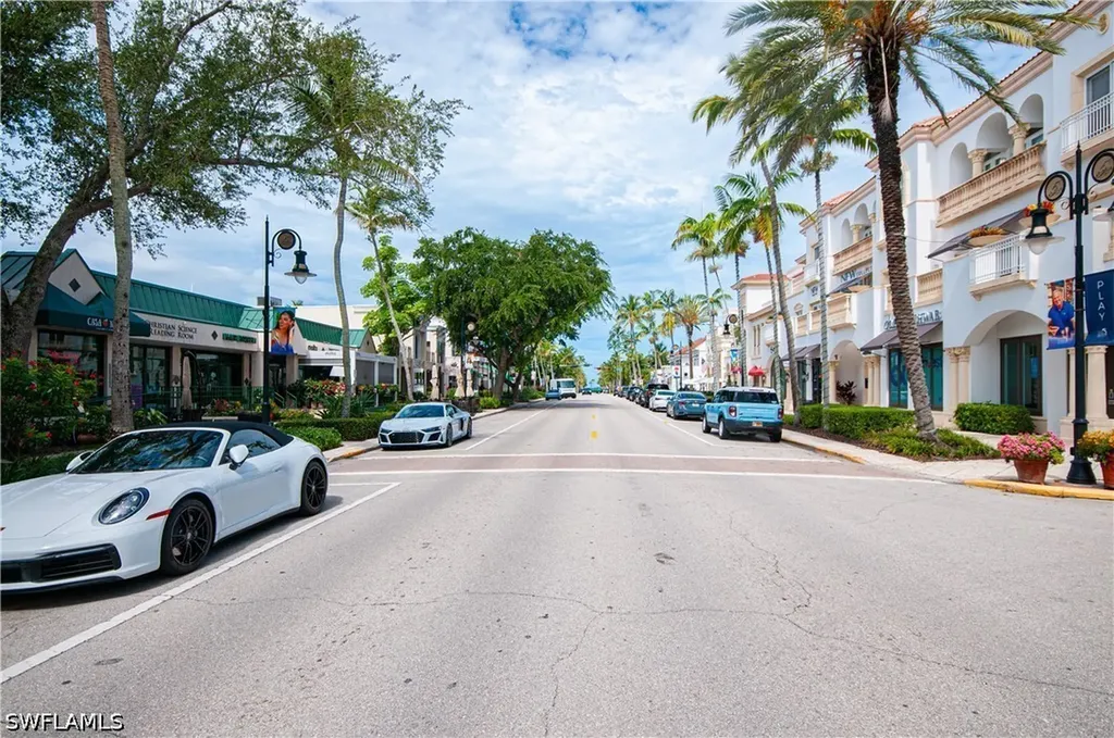 375 5th Avenue S Naples FL 34102